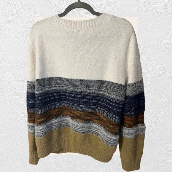 An awesome sweater by Fate in extra large - Picture 5 of 7